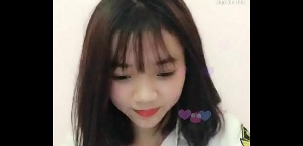  Em nữ sinh dễ thương livestream Uplive